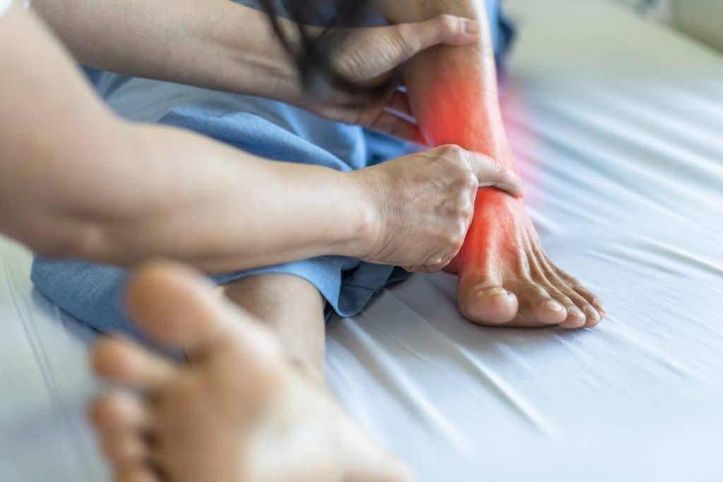 Jones Fracture: Symptoms, Causes & Treatment